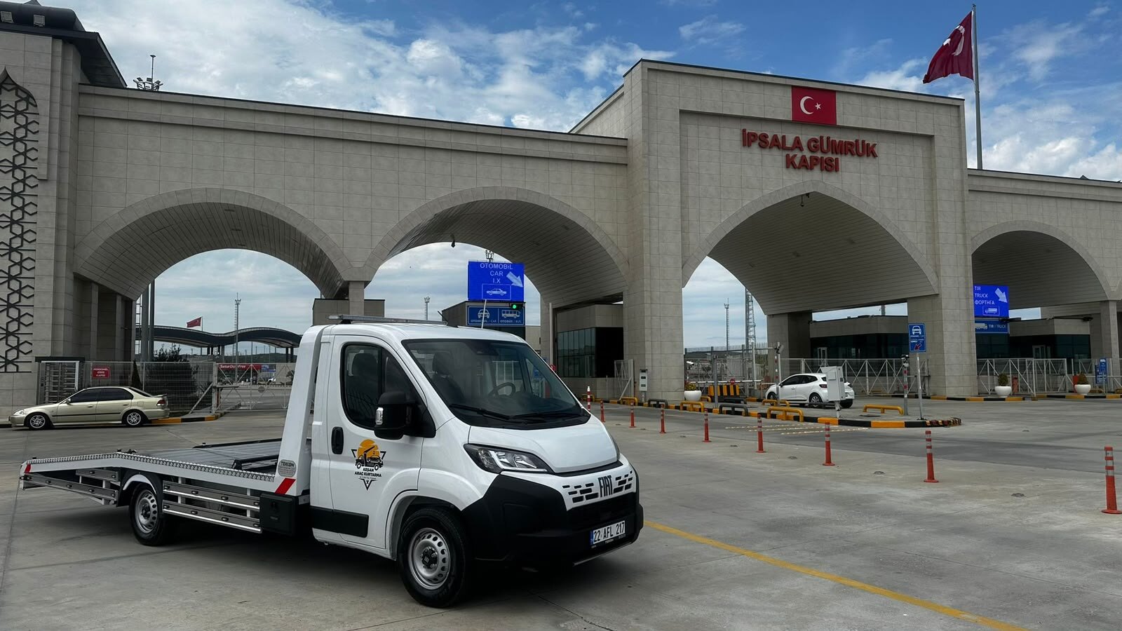 Keşan Araç Kurtarma çekicisi İpsala Gümrük Kapısı önünde